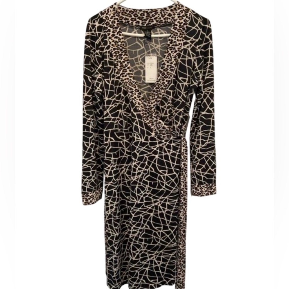 BCBG MAX AZRIA $240 Slinky Stretch Animal Print True Wrap Dress Size Medium